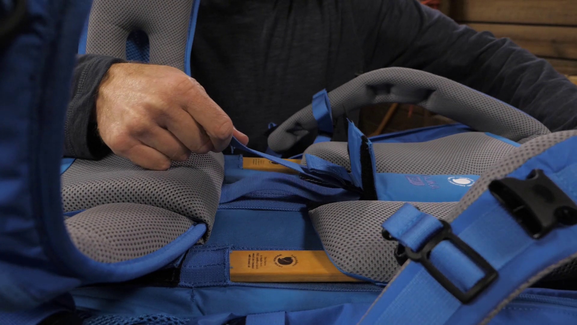 How to Adjust the Fjallraven Kajka Backpack Video